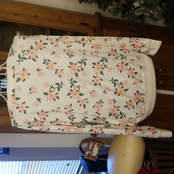 Draper James lounge top. NWT - Picture 5 of 11